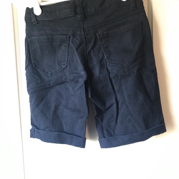 Stylish Blk Shorts - Picture 5 of 5